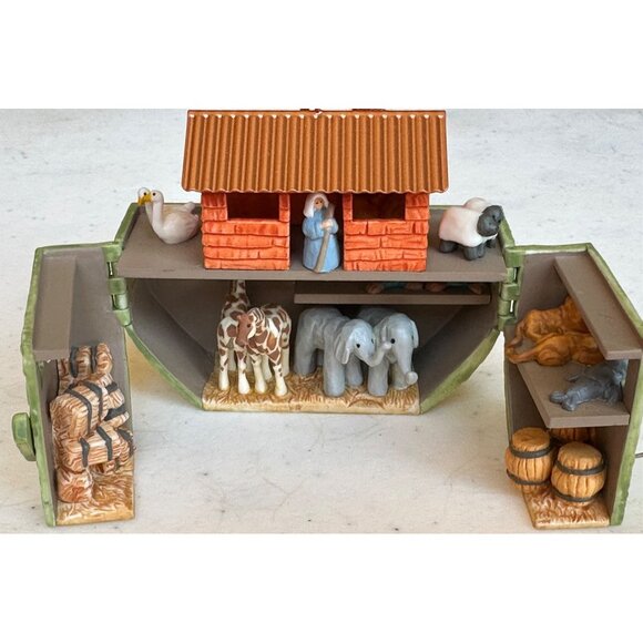 VINTAGE 2003 Hallmark Licensing, Inc. Keepsake Ornament Noah's Ark 2.5" Tall - Picture 2 of 15